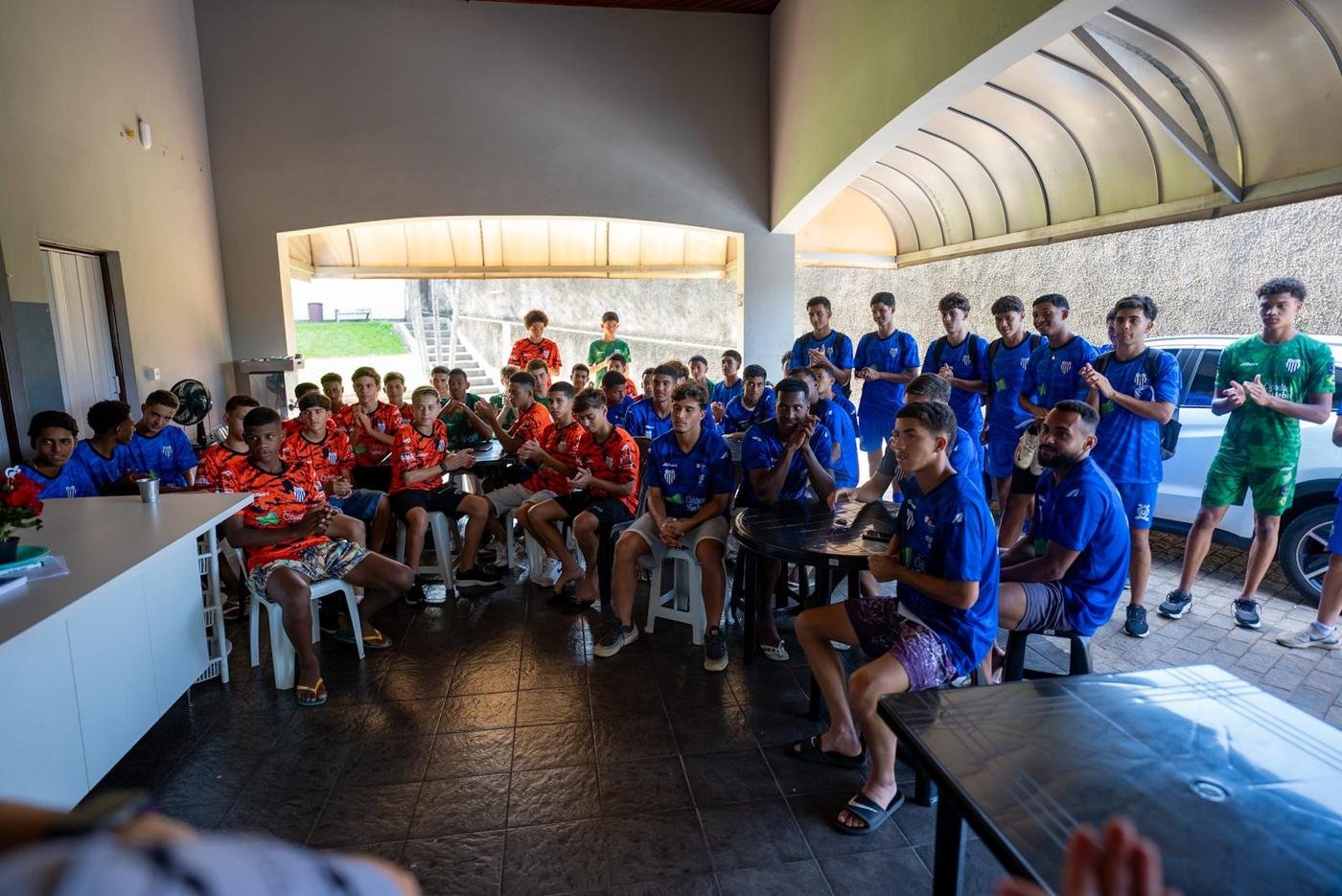 Post: reunião com o elenco